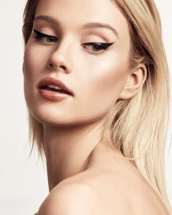 Flyliner Longwear Liquid Eyeliner