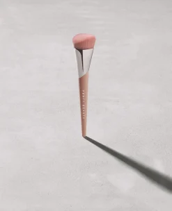 Foundation Brush 145