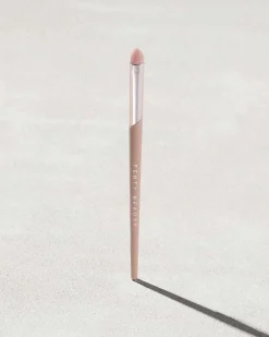 Precise Definition Eyeshadow Brush 220
