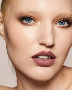 Stunna Lip Paint Longwear Fluid Lip Color