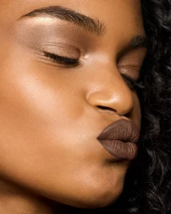 Stunna Lip Paint Longwear Fluid Lip Color