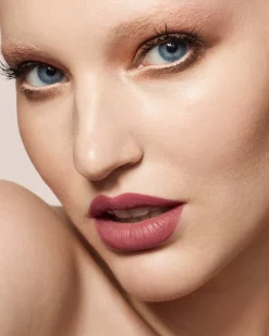 Stunna Lip Paint Longwear Fluid Lip Color