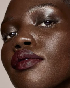 Stunna Lip Paint Longwear Fluid Lip Color